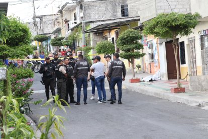 El sitio del crimen de un hombre, en Colinas de la Florida.