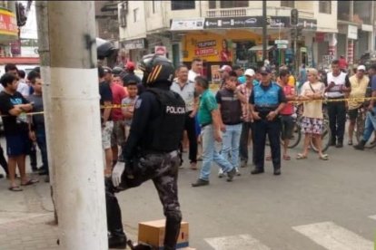 Ciudadanos que caminaban por el sector Las 5 Esquinas, en el centro de Tosagua, encontraron la cabeza.