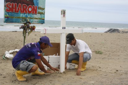 Archivo. Dos trabajadores de una industria cercana erigieron la cruz en el 2015.