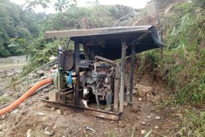 Durante la operación, las autoridades lograron incautar un total de 23 tanques de combustible, así como tres excavadoras, tres clasificadoras tipo Z y tres bombas de succión de agua.