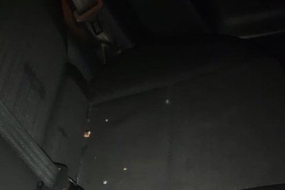 Esta arma fue encontrada en poder de los implicados.