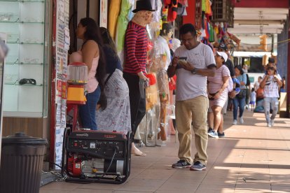 En el centro porteño, algunos generadores son asegurados con cadenas.