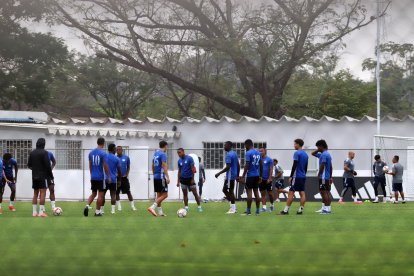 Emelec se aferra a su mínima chance de alcanzar el repechaje para la Copa Sudamericana 2025.