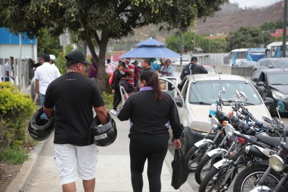 Los familiares llegaron a la morgue para iniciar los trámites y retirar el cadáver.