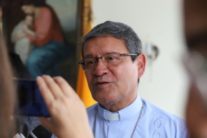 El arzobispo de Guayaquil, monseñor Luis Cabrera, dialogó con los medios de comunicación el 30 de octubre.