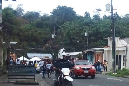 La Policía realiza labores de búsqueda para dar con los responsables.