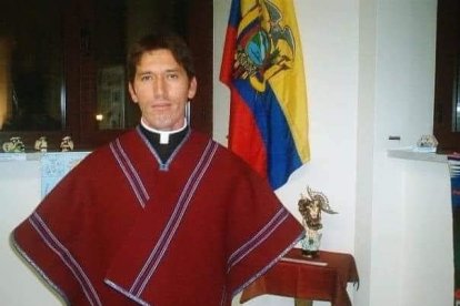 El sacerdote Enrique Arcos salió de Ambato y lo hallaron muerto en Cotopaxi.