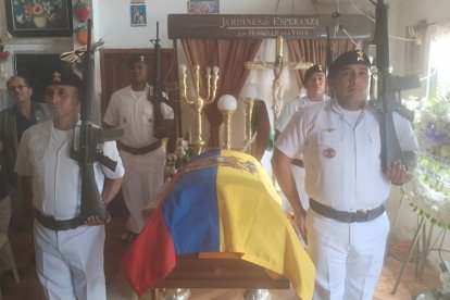 Uniformados despidieron a policía en Esmeraldas.