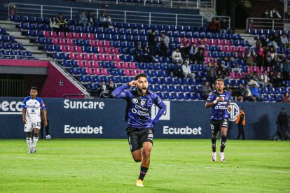 El ariete colombiano lleva marcados siete goles con los rayados, de los cuales cuatro fueron en los últimos tres juegos.