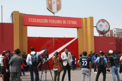 El complejo de la selección peruana de fútbol también fue allanado