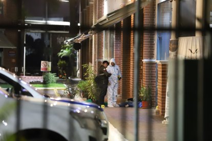 En una plaza comercial de la av. León Febres Cordero se cometió un crimen.