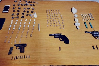 Los objetos que fueron encontrados en poder de los delincuentes.