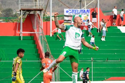 Jugadores van en busca de la conquista.