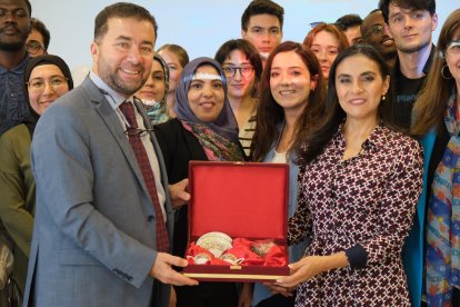 Así fue recibida Verónica Abad a su llegada a Ankara tras su polémica ausencia.