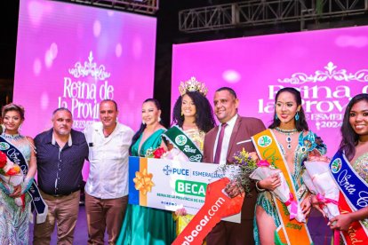 Amigos y conocido de Frany Delgado se tomaron foto con ella.