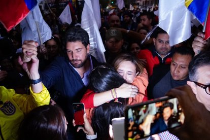 Jan Topic se presentó entre simpatizantes.