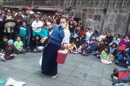 Fue actriz de teatro callejero por más de 25 años.