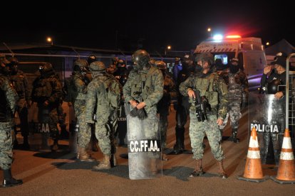 Este martes 12 de noviembre de 2024 se han registrado enfrentamientos graves en la antigua Penitenciaría del Litoral, en Guayaquil.