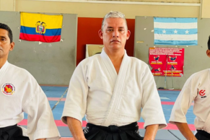Alcívar tiene 40 años de experiencia en la práctica de artes marciales.