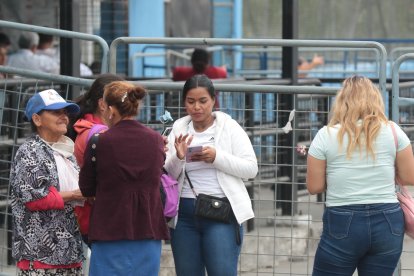 La angustia de los familiares al no saber nada de los reos.