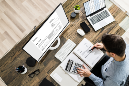 El rol del contador es garantizar la transparencia, precisión y cumplimiento de las normativas financieras y fiscales.