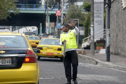 Los agentes improvisados son oriundos de Cali, Colombia.