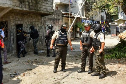 Hay una guerra desatada entre los Freddy Krueger y los Duentes en Guayaquil.