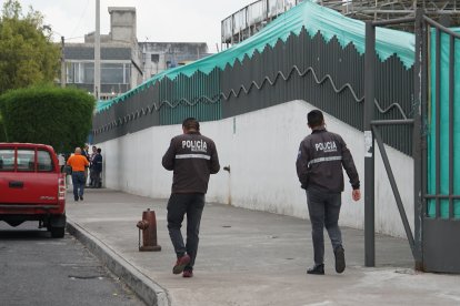El joven murió en el hospital. Agentes de la Policía Judicial indagan el caso.