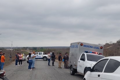 Personal de Medicina Legal realizó el levantamiento del cadáver.