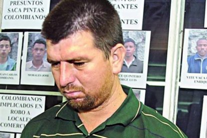 Alias el Loco Julio fue asesinado en un taxi en el sur de Quito.