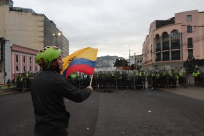 Los agentes detuvieron el avance de la marcha en San Blas, centro de Quito.