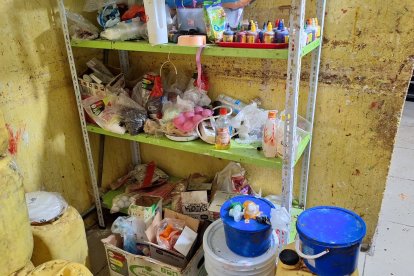 En esas condiciones almacenaba alimentos una panadería en Quito.