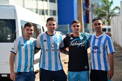 Hinchas de Racing viajaron a Asunción para la final de la Sudamericana 2024