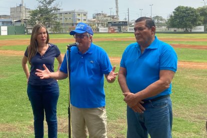 Roberto Gilbert se reunió con socios, hinchas y exjugadores.