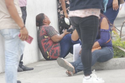 El dolor de la familia se trasladó a la morgue de Guayaquil.