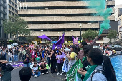 La manifestantes exigen justicia al Gobierno por los casos.