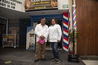 La cosmetóloga Gloria Chamba  y José Ger, de ‘La Tijera Mágica’.
