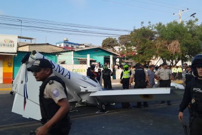 La nave caida es propiedad de la Fuerza Aérea Ecuatoriana.