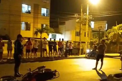 La víctima quedó en la calzada.