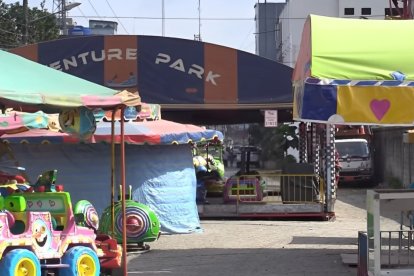 En estos juegos mecánicos ocurrió el accidente.