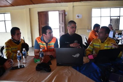 Autoridades analizan los motivos de los incendios en San Pedro de Vilcabamba.