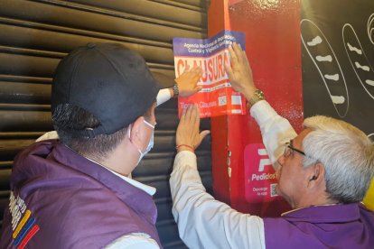 Arcsa durante el operativo en la Av. Portete, al suroeste de Guayaquil.