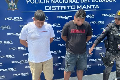 Los dos aprehendidos fueron presentados por la Policía Nacional en la UVC Manta.