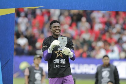 El arquero David Cabezas es una de las figuras de El Nacional.