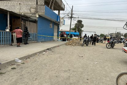 Los atacantes se movilizaban en una motocicleta.