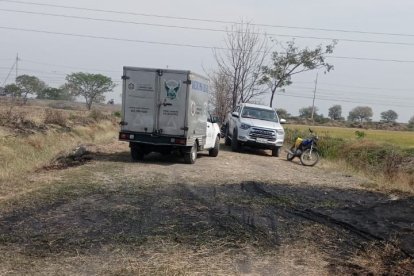 El cuerpo abandonado en un saco presentaba heridas de bala.