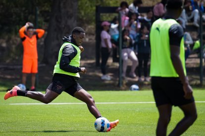 Los albos entrenan enfocados en el juego ante Deportivo Cuenca.