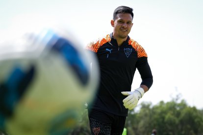 Gonzalo Valle será titular en el arco de Liga de Quito.