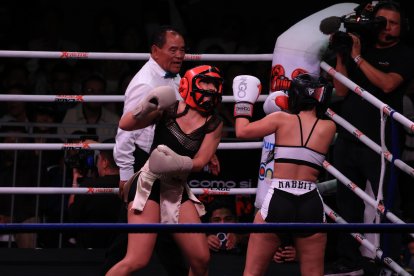 El combate femenino fue uno de los más aclamados.