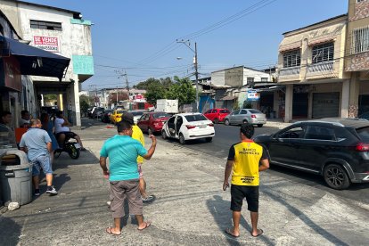 El ataque, perpetrado en una zona transitada de la ciudad, ha generado gran preocupación entre los residentes.